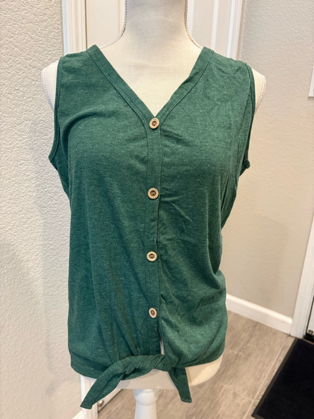 Sleeveless Button-Front Tie-Hem Top in Dark Green